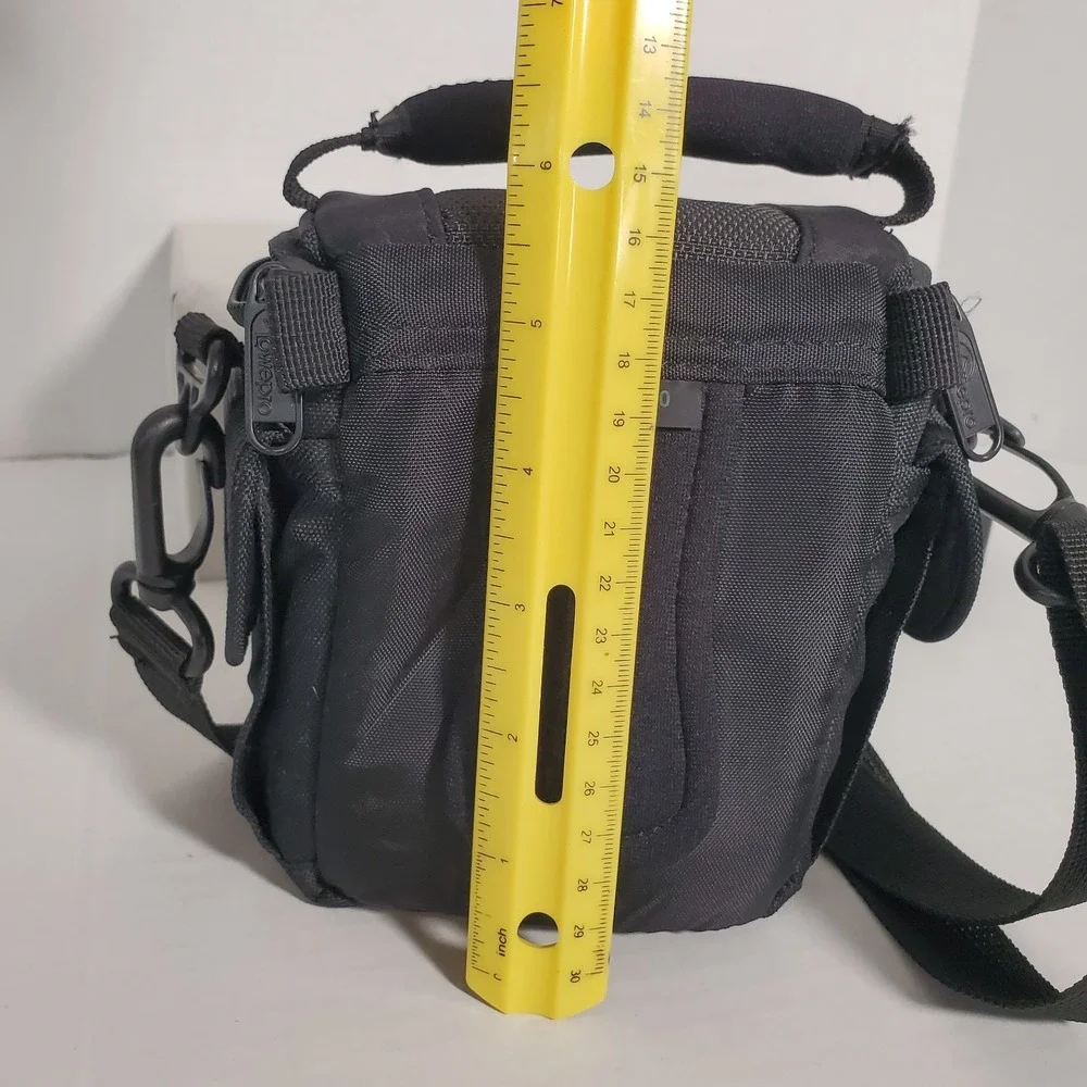 HEAVY DUTY PADDED LOWEPRO EDIT-100 CAMERA BAG -‎ BLACK - With Shoulder Strap LN